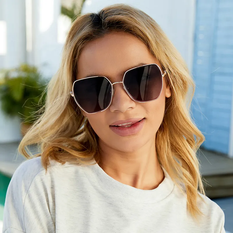 Sonnenbrille HD polarisierte Sonnenbrille für Frauen TR90 Trend Ins Net Rot Gleicher Absatz Große Unregelmäßige Linsen Brille Weiblich_voghion.com