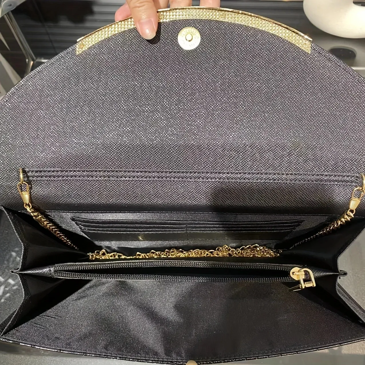 Patent leather womens Large capacity chain clutch Single shoulder straddle bag 240924_voghion.com