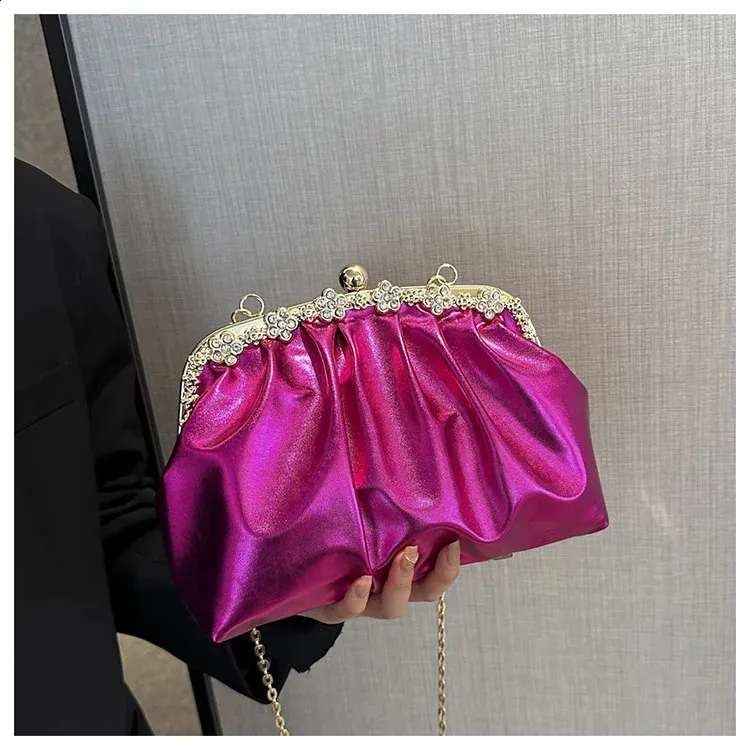 Borsa a tracolla pochette da sera in pelle effetto laser_voghion.com