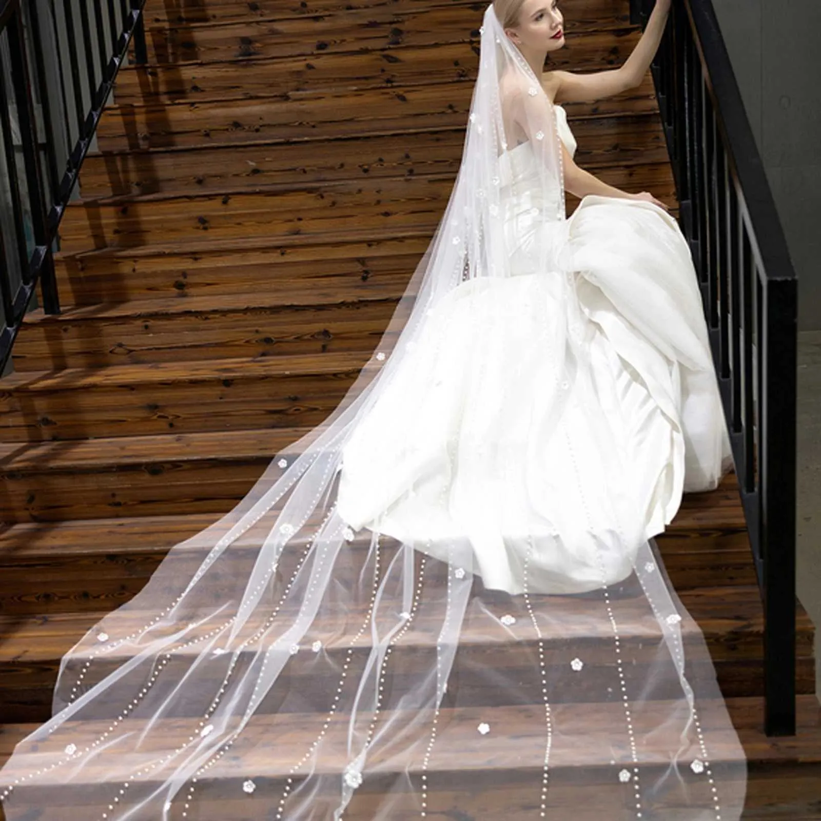 Gioielli per capelli V193 Velo da sposa con perline e perline, fiori 3D, lungo, cattedrale, morbido, illusione, con pettine, elegante sposa_voghion.com