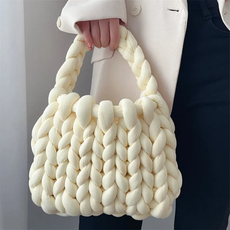 DIY Hand Crochet Women Underarm Trendy Knitting Handbag Woven Coarse Icelandic Yarn Shoulder Bag Shopping Purse 240912_voghion.com