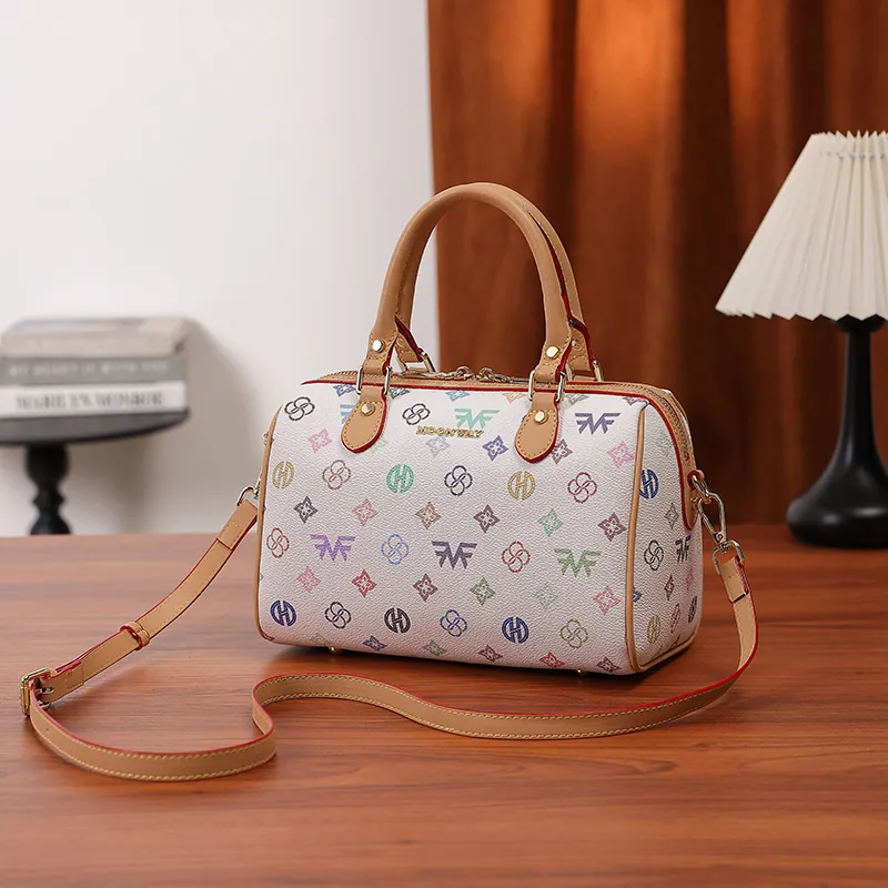Designer Women's Shoulder Bag Simple Fashionable Versatile Bag_voghion.com