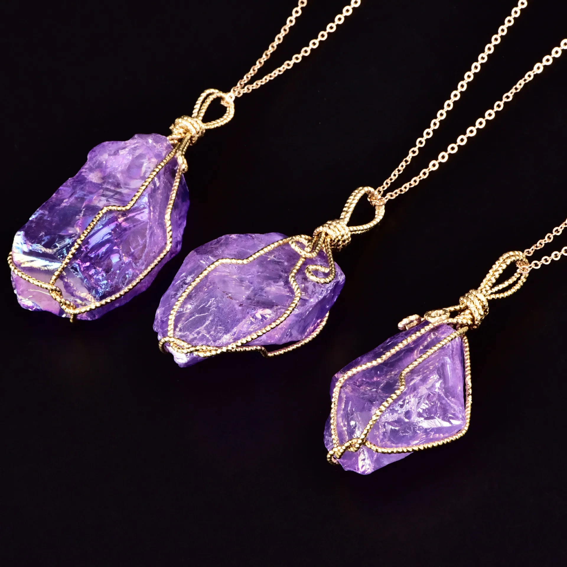 Wire Wrapped Crystal Pendant Necklace For Women And Men_voghion.com