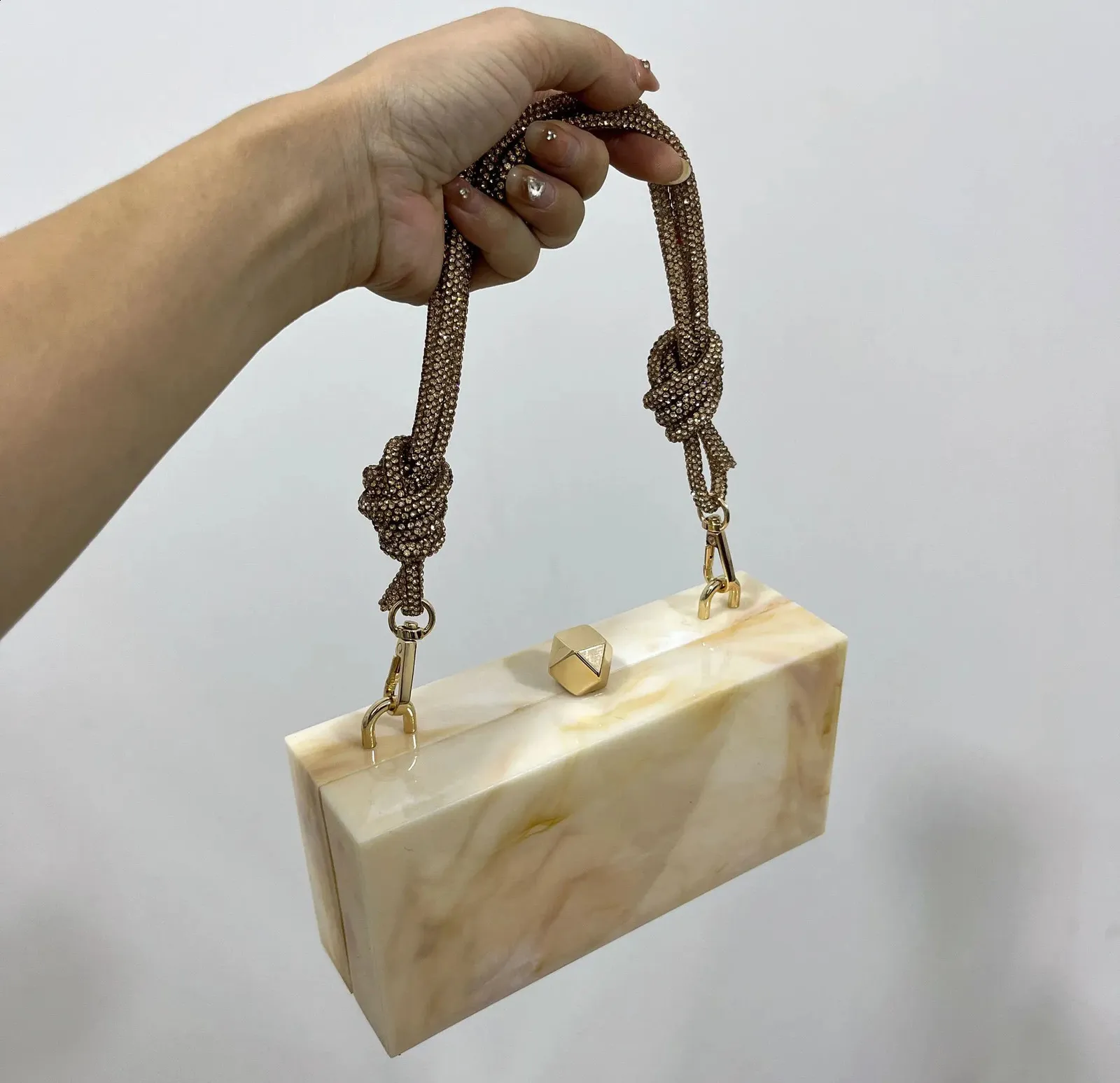 2024 Handtasche Hochwertige Abend-Dias-Kupplung Acryl Achselhöhle Quadratische Damen Geldbörse Hochzeitstasche 240907_voghion.com