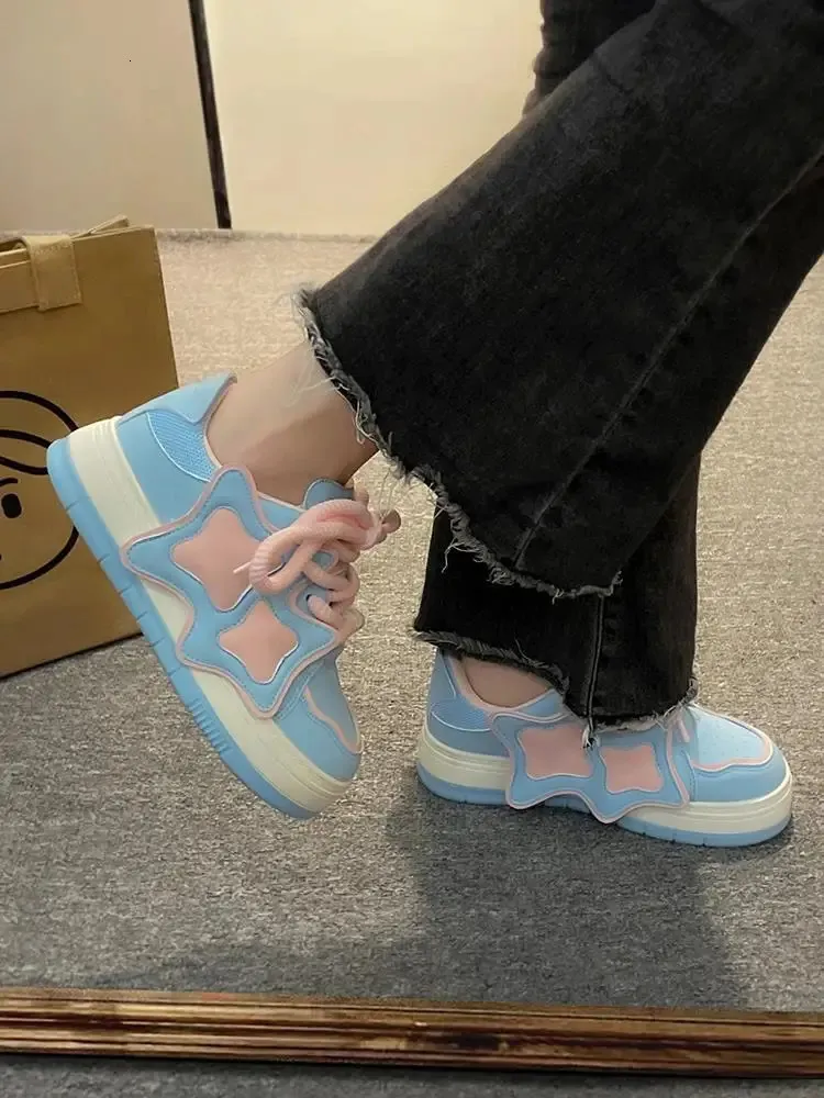 Scarpe da ginnastica con plateau rosa e blu da donna, scarpe sportive kawaii, casual, da tennis, da donna, basse, vintage, con suola spessa, coreane, carine_voghion.com