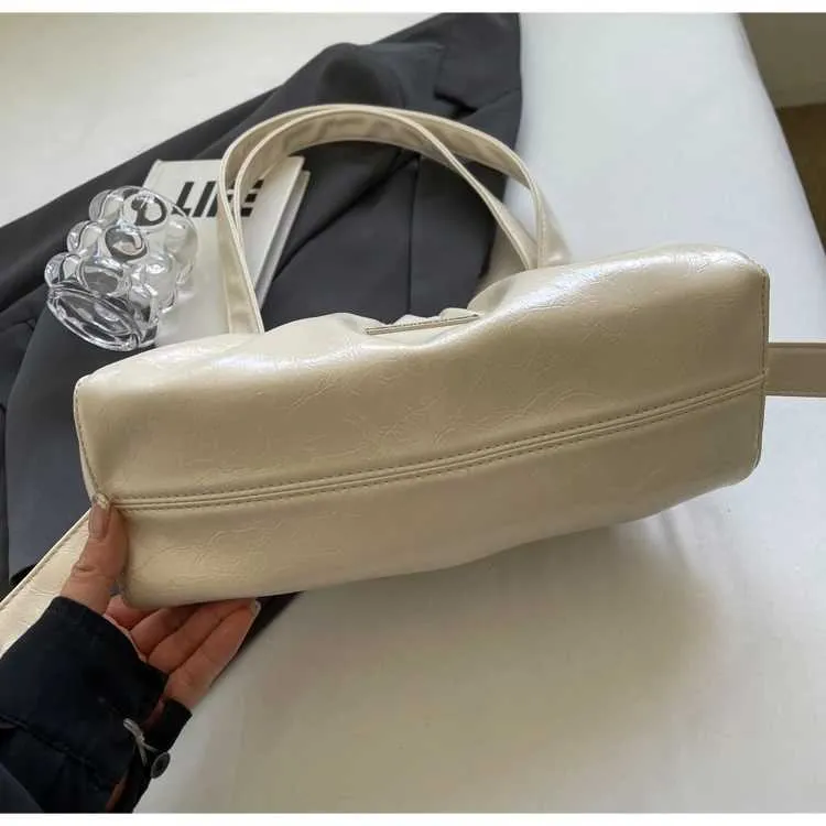 Borse da donna in pelle con manico, solide e morbide, con tasche larghe, capienza grande, versatili, da spalla, da donna, sottobraccio_voghion.com