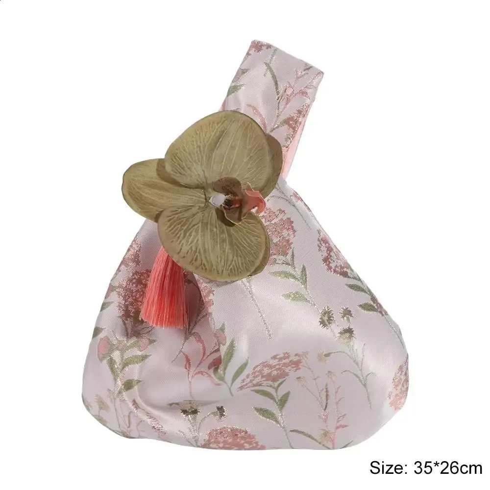 wer Anhänger Mittagessen Kosmetik Handtasche im chinesischen Stil Quaste Knoten Handgelenktasche Kleinteiltasche Cheongsam Zubehör 241120_voghion.com