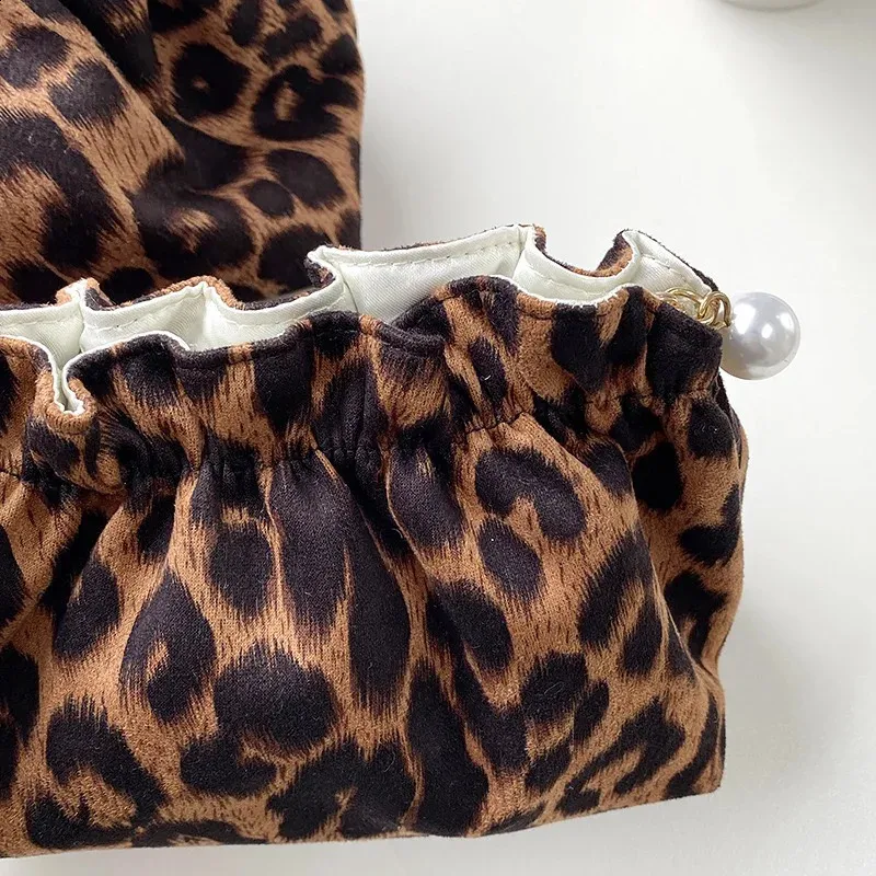 Trousse de maquillage tendance pour femmes avec fermeture éclair et perles, grande capacité, trousse de toilette, organisateur de voyage, trousse de maquillage à imprimé léopard pour dames_voghion.com