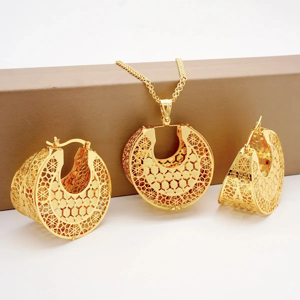 Wedding Jewelry Sets Fashion Dubai Copper Earrings Pendent Necklace For Women Romantic Daily Wear Party Anniversary_voghion.com