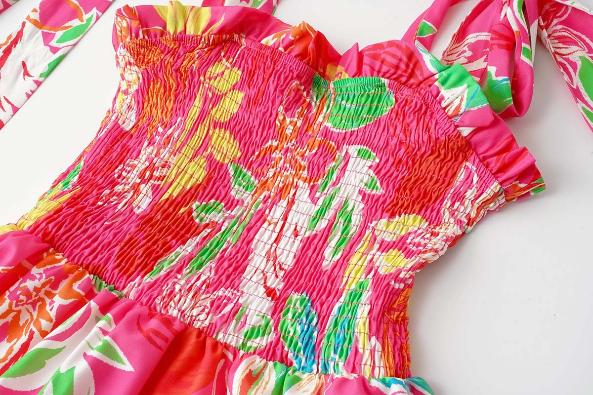 Damenkleid „2024 Summer“ mit Blattmuster und Wickeldesign und Bindeband_voghion.com