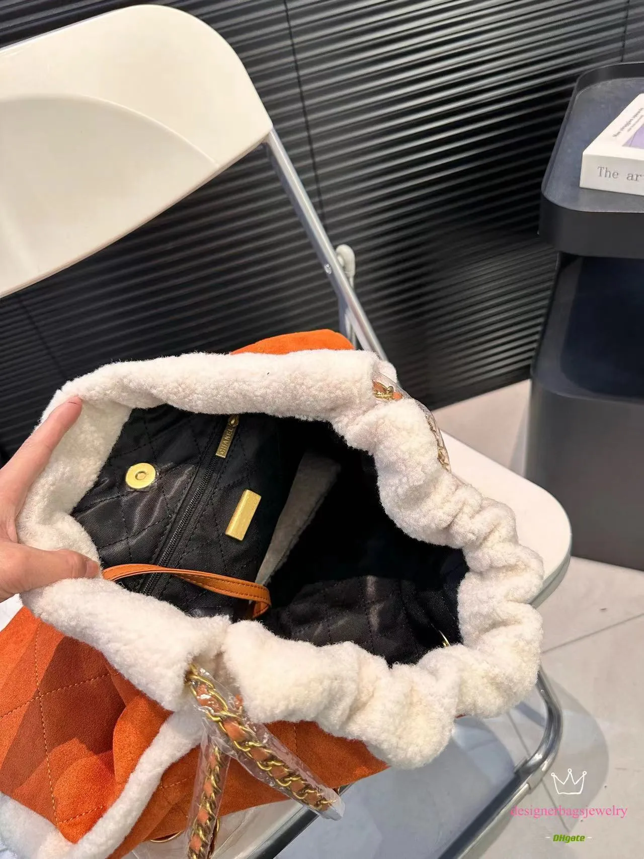 Shearling Tote Bag: Cozy Winter Handbag, Shoulder Bag With Gold Hardware, Lightweight Bucket Crossbody Purse_voghion.com