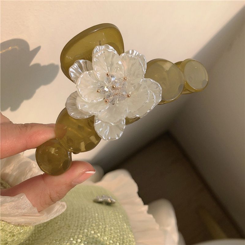 Spring/Summer 2022 New Sen Series Green Grasping Jiashan Camellia White Fresh Shark Clip Hairpin_voghion.com