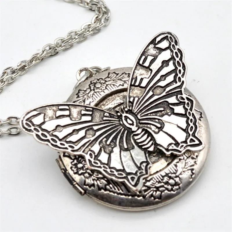 Colar com pingente de medalhão de borboleta antigo presente_voghion.com