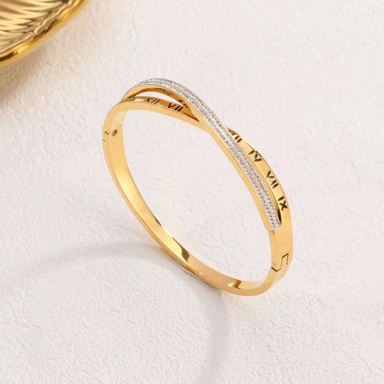 Bracelet croix en acier inoxydable pour femme, bijoux fantaisie, chiffres romains_voghion.com