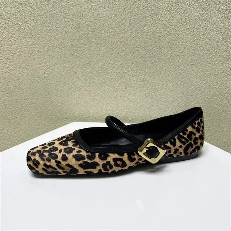 Moda Kadın Düz Yuvarlak Burun Leopar Desenli Rahat Bayan Nefes Alabilir Slip-on Açık Hava Yumuşak Mary Jane Ayakkabı 241126_voghion.com
