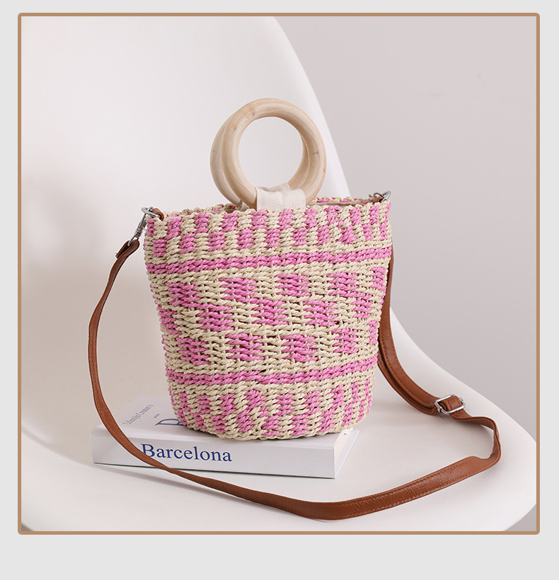 Sac rond en paille avec anneau en bois, nouveau sac à bandoulière de couleur contrastée européen et américain, sac tissé à la main pour femme, sac de plage de vacances en bord de mer_voghion.com