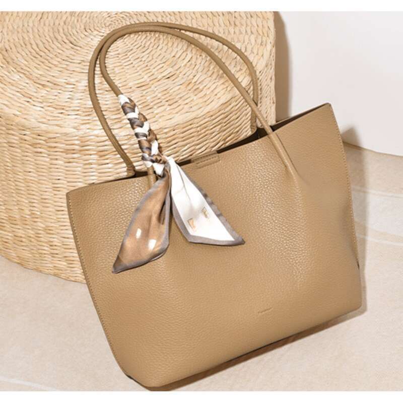 Handbag New Fashionable Commuter Large Capacity Handbag Ladies Versatile Fashion Temperament Shoulder Bag_voghion.com