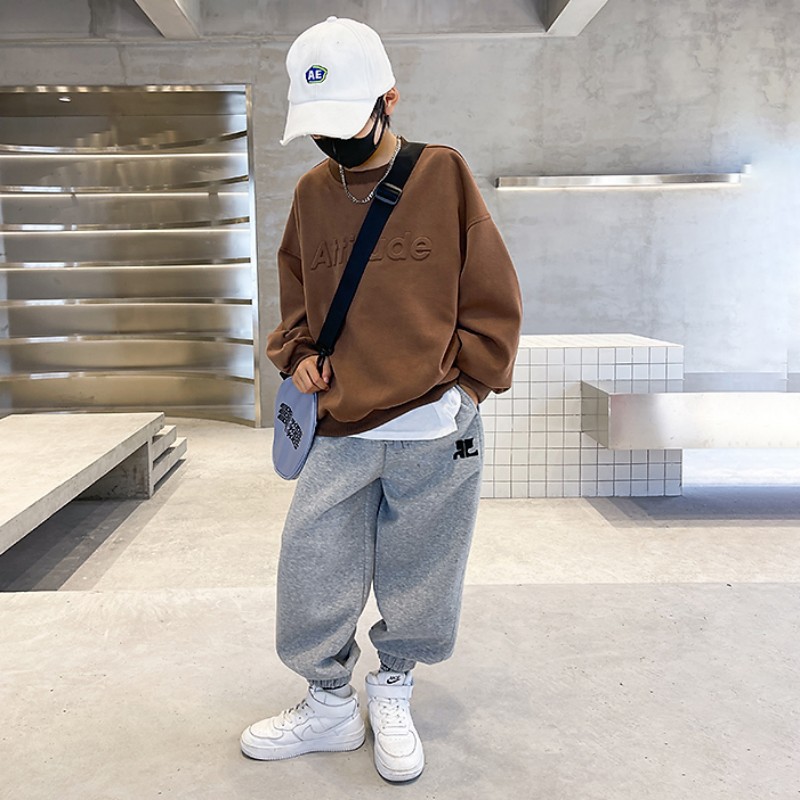 Teenage and guys boys autumn suits 2024 new boys handsome middle and large children's sports street blasting spring and autumn two piece suits trendy