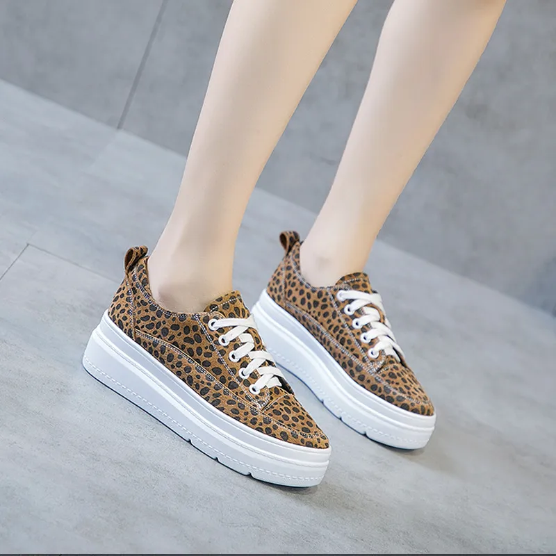 Scarpe casual semplici, comode, traspiranti, alla moda e con stampa leopardata, con punta rotonda e bassa sul fondo._voghion.com