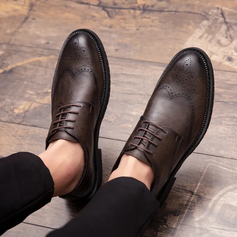 Plus Size 38-47 Brogue Fashion Oxford Dress Shoes Male Well-dressed Gentleman Handcrafted Footwear For Modern Men_voghion.com
