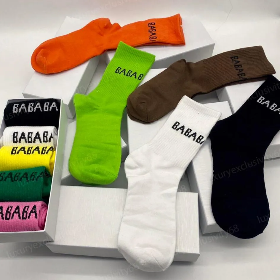 Ciorapi sport pentru bărbați și femei, model B urberry, model sport, broderie, stil hip hop, bumbac, cutie cu 5 perechi_voghion.com