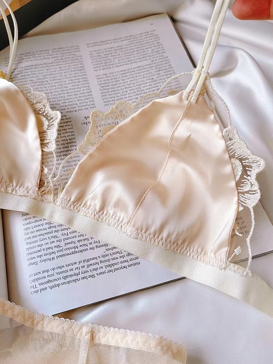 Intimo sexy ultra sottile triangolo coppa pizzo ricamato senza anello in acciaio set intimo_voghion.com