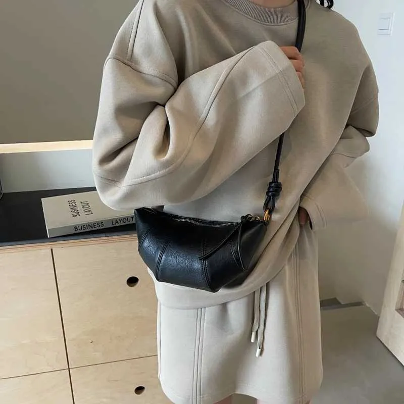 LEFTSIDE 2024 Rétro Tendance Couleur Unie Splicing Sac À Bandoulière En Cuir Femmes Mode Coréenne Sacs À Main Et Sacs À Main Dame_voghion.com