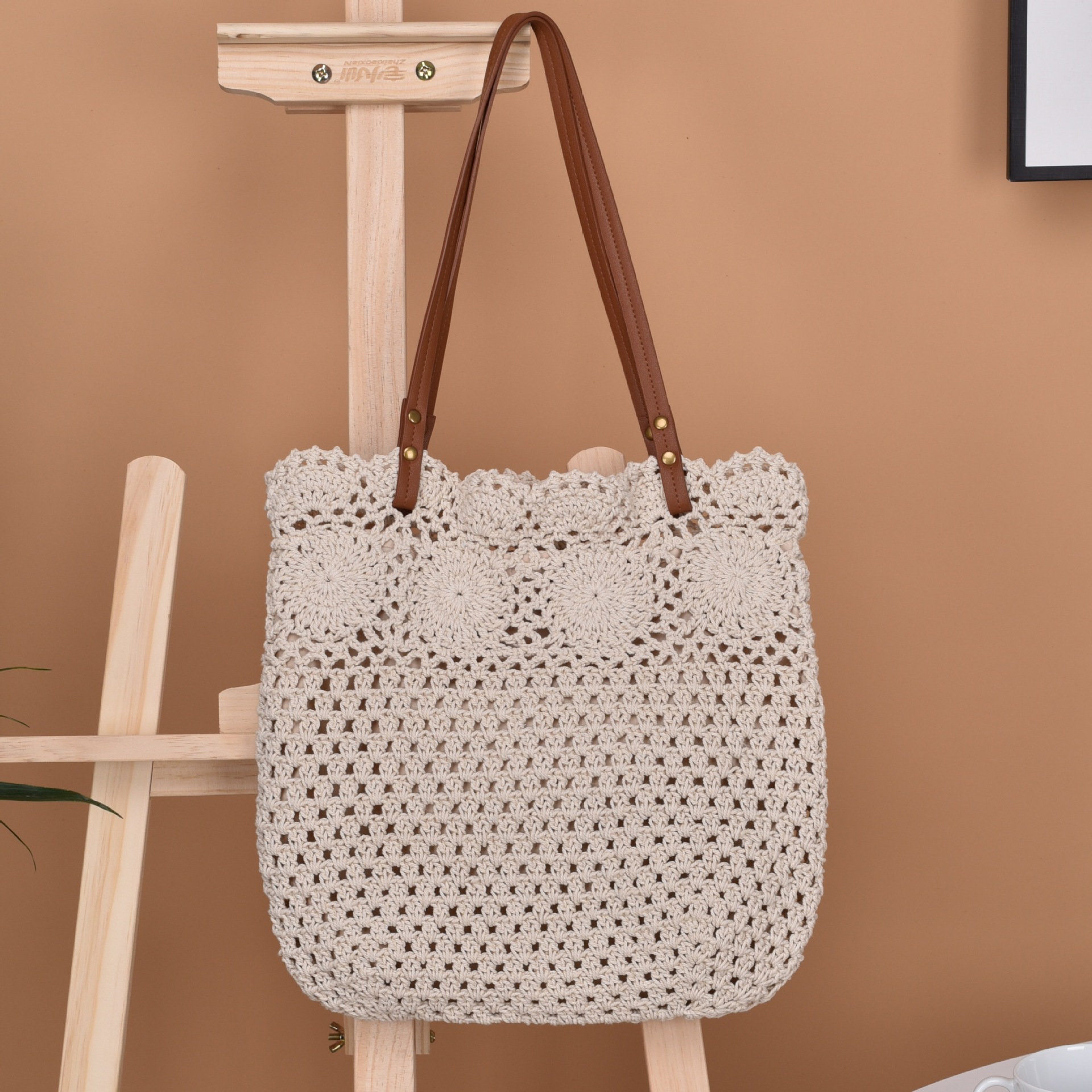 2024 new style woven crochet hollow flower spring and summer hot-selling one-shoulder handbag tote women's bag Laizhou straw weaving factory_voghion.com