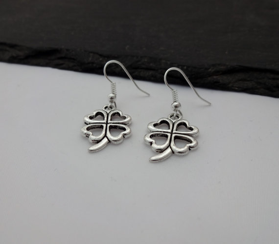 Orecchini nuovi orecchini di vendita caldi di moda Design creativo Orecchini fortunati vuoti in argento con quadrifoglio_voghion.com