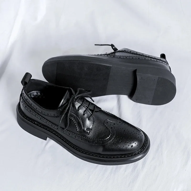 Novos sapatos Brogues clássicos da moda para homens Oxfords com cadarço em couro preto formal para festa de casamento 240614_voghion.com