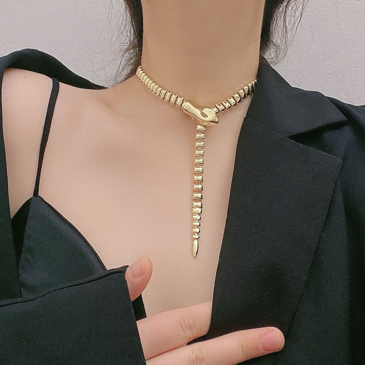 Personalized Punk Snake-Shaped Waist For Women, Fashion Show Style Metal Belt, Dress Coat Accessory, Snake Head Pants_voghion.com