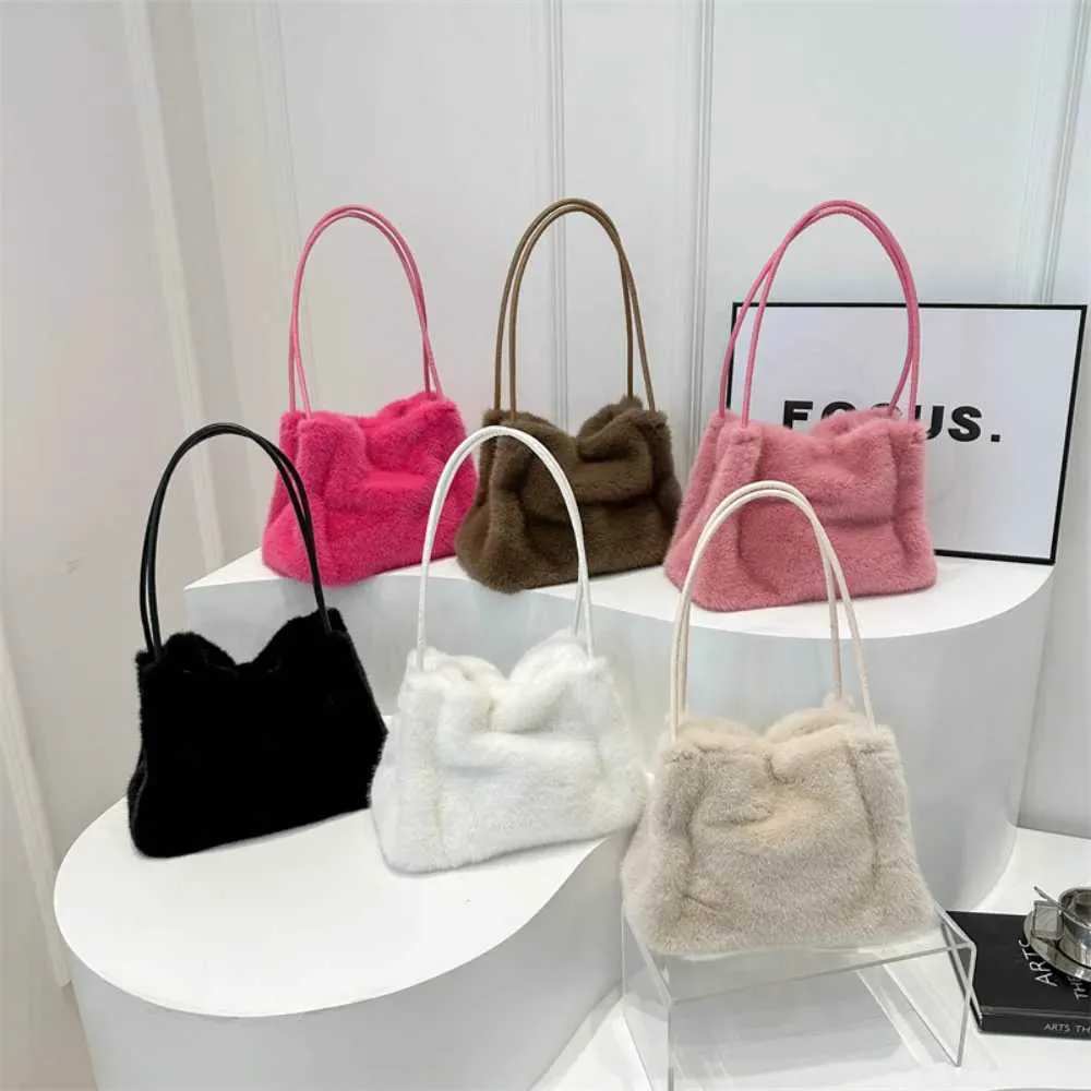 Plush Shoulder Bag For Women Versatile Casual Handbag Style_voghion.com