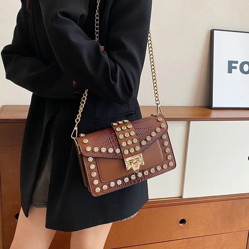 2023 Top-Marke Schulter für Frauen Hohe Qualität PU Unterarm Nette Geldbörsen und Handtaschen Designer Lock Menger_voghion.com
