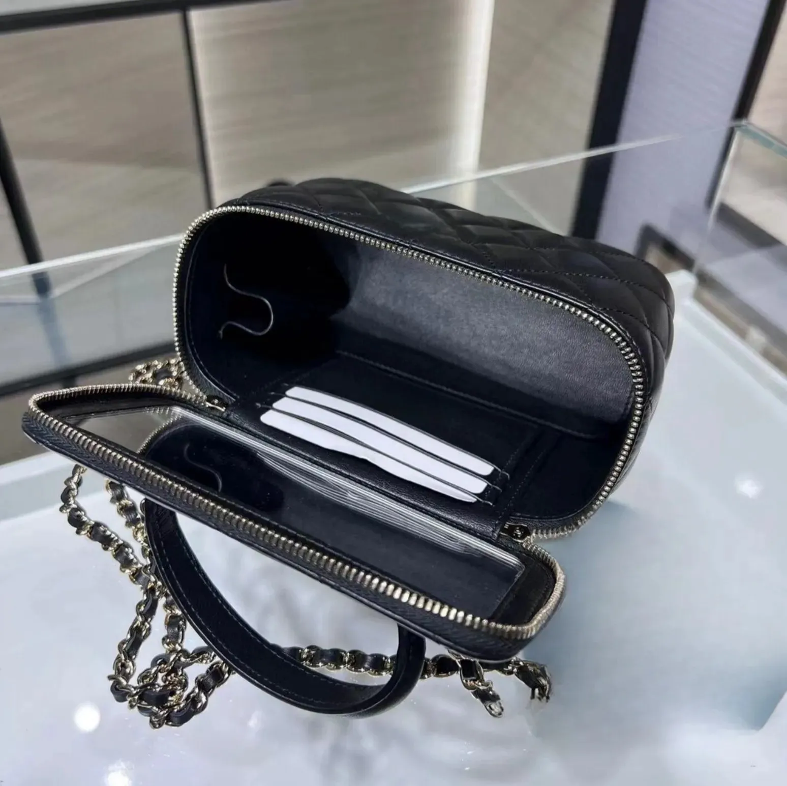 10A Retro Mirror Quality Women's Classic Vanity Designer Makeup Portable Shoulder Bag Leather Quilted Cross Hardware Dia_voghion.com