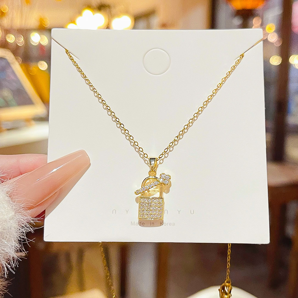 High-grade lock-in necklace for life, titanium steel, no fading, new pendant, fashionable, light luxury, niche sweater chain, clavicle chain_voghion.com