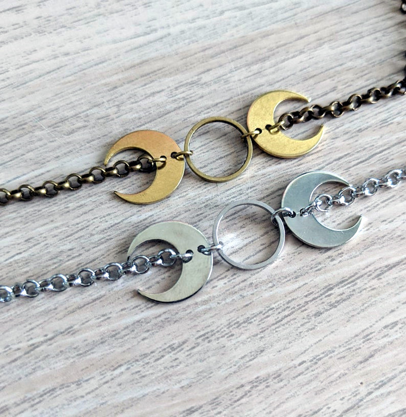 Collana con ciondolo luna minimalista gioiello in argento_voghion.com