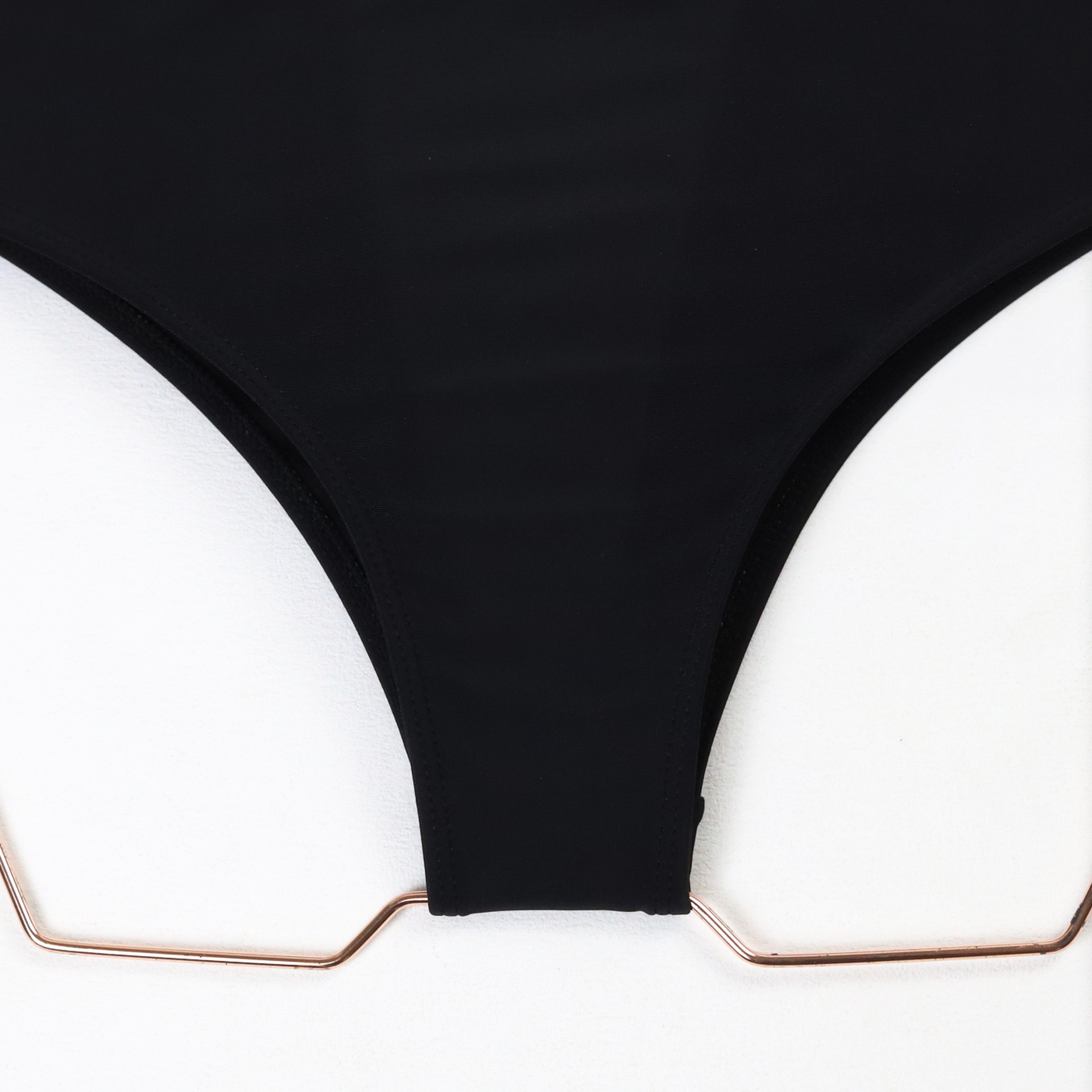 Sexy Damen Badeanzug Als Einteiler Für Den Strandurlaub_voghion.com