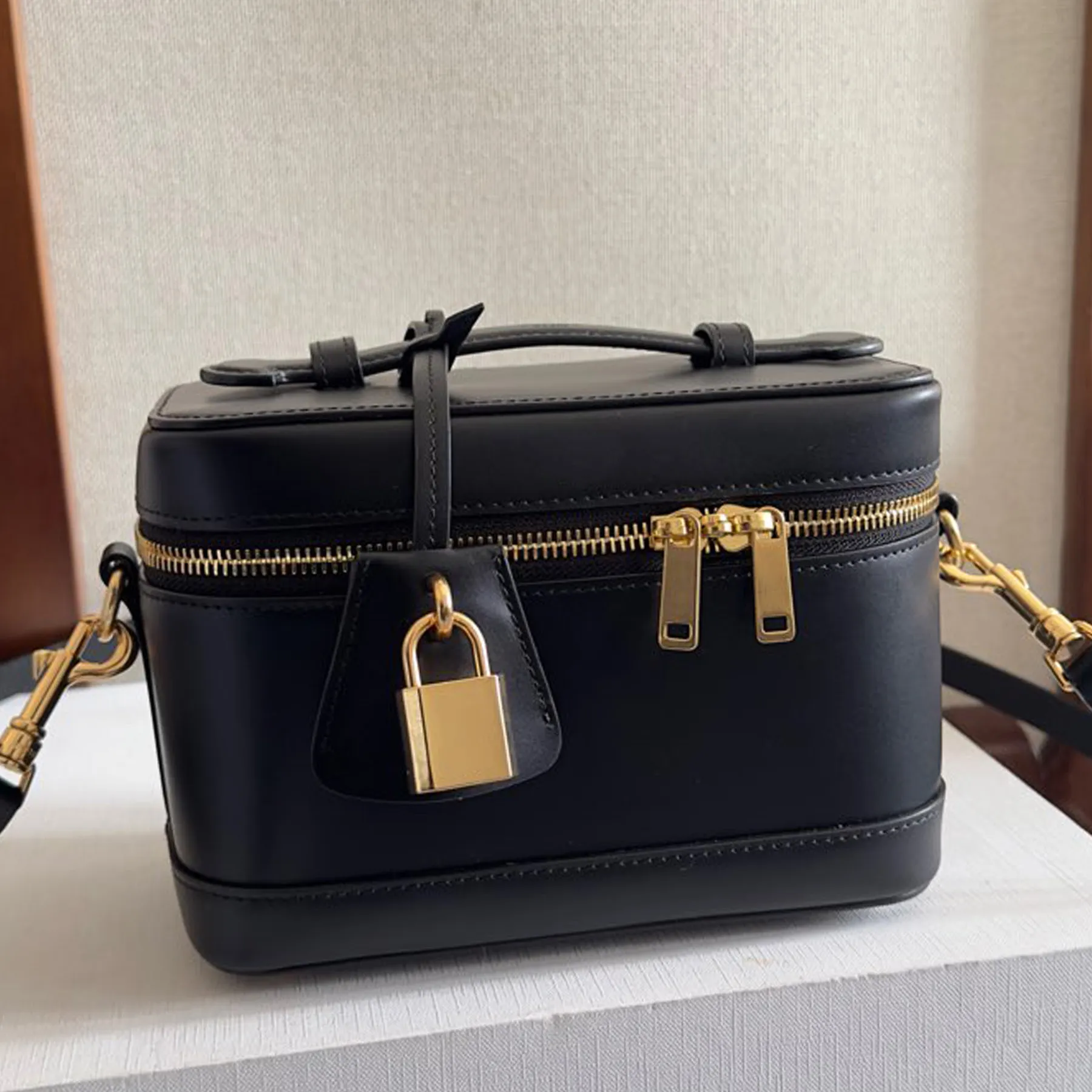New 10A Vanity In Shiny Calfskin Cosmetic Designer Gold Finishing Lambskin Lining Shoulder Zipper Closure Crossbody Bag_voghion.com