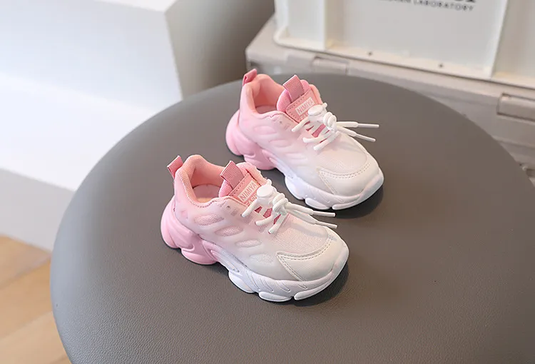 Dekliške unisex mešane barve zračne superge s platformo 2024 otroške priložnostne mrežaste lahke športne superge Cutefeet_voghion.com