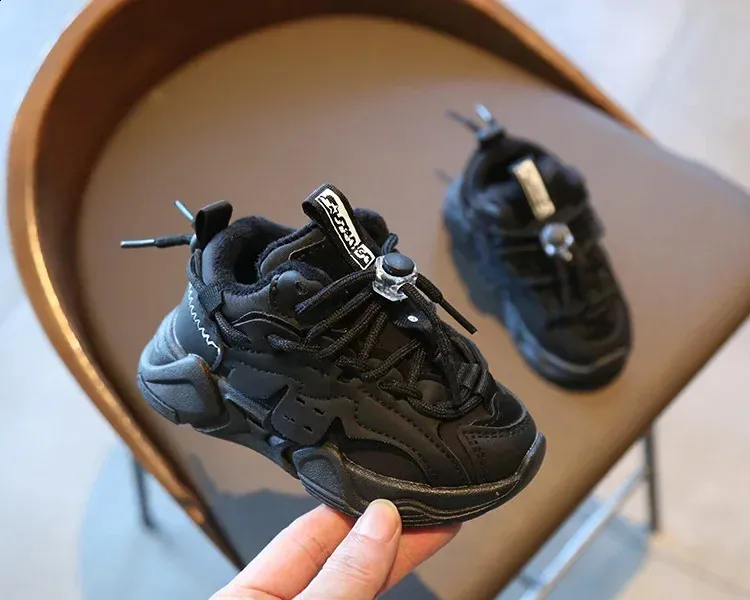 2024 Moda Peluche Corto e Grasso Impermeabile Ragazzi Comode Ragazze Corsa Antiscivolo Bambini Scarpe Sportive 240912_voghion.com