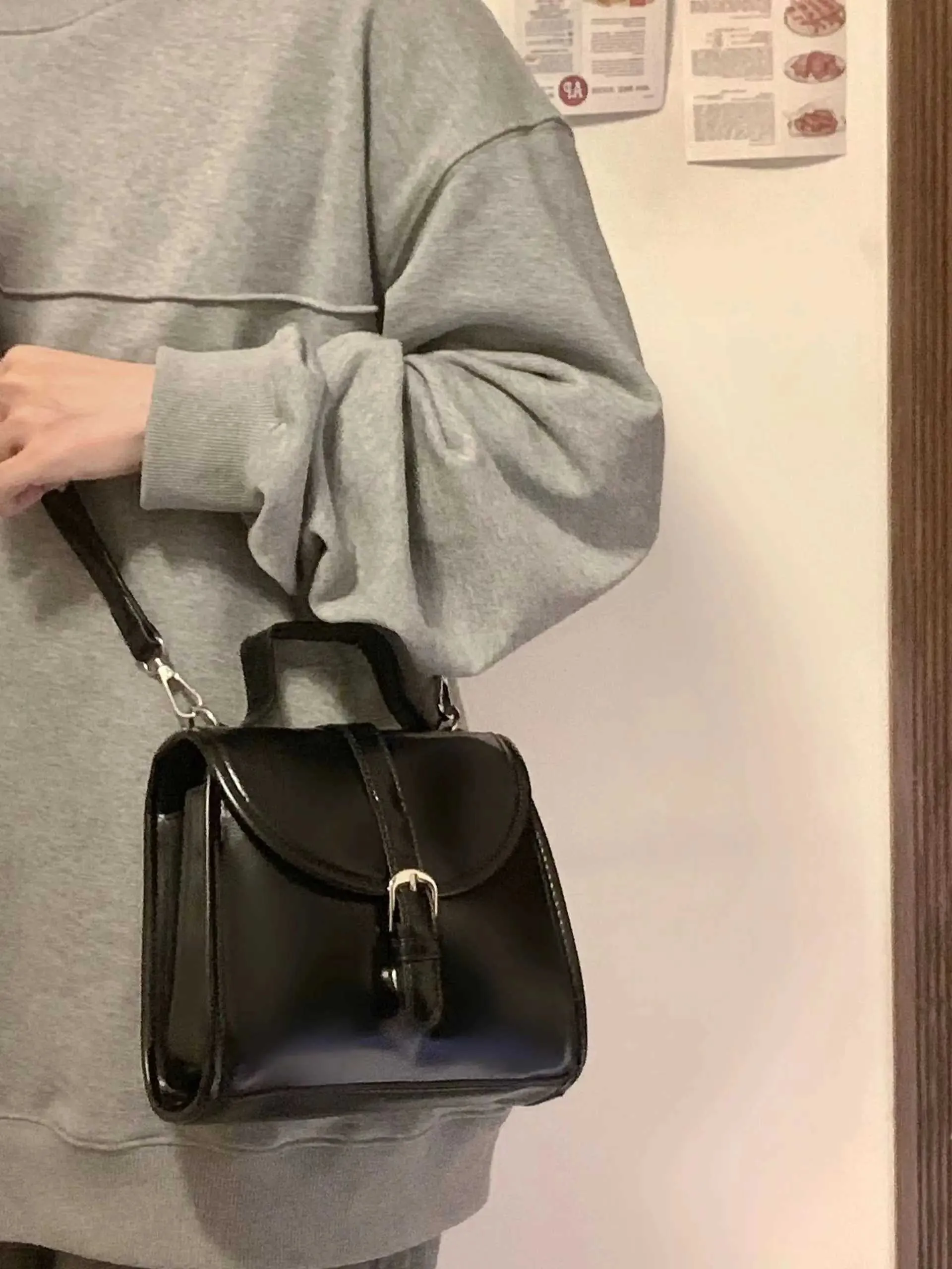 Black PU Crossbody 2023 New Womens Classic Simple Adjustable Strap Single Shoulder Bag Casual Versatile Handba241214_voghion.com