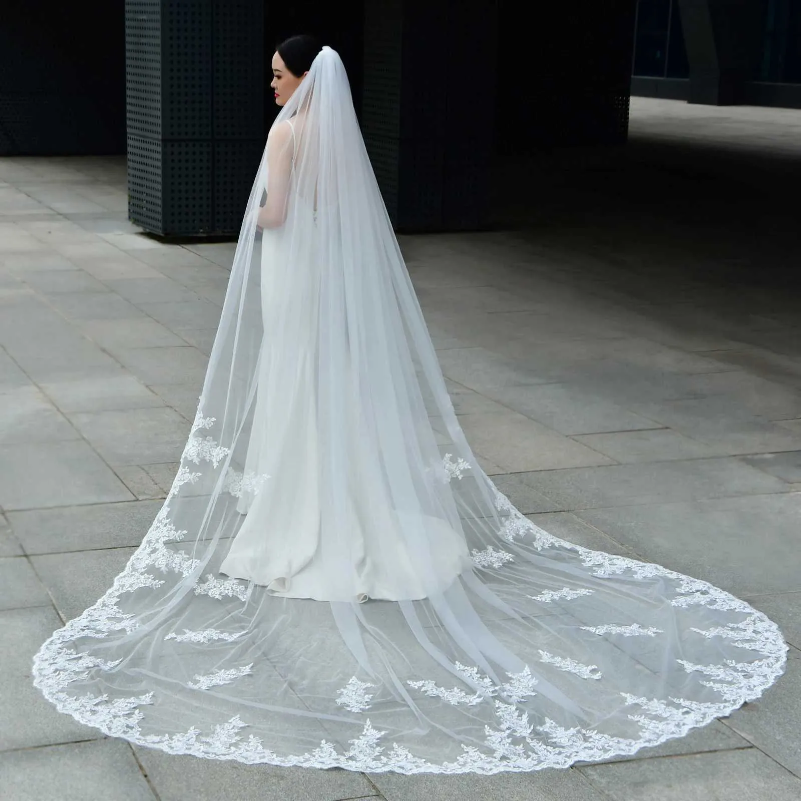 Haarschmuck V67 Schleier Lange Kathedrale Stil Spitze Bestickte Patche Hochzeitsschleier 1 Stufe Brautkleider Zubehör für_voghion.com