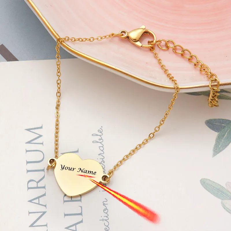 Pulseiras de charme Pulseira de coração personalizada personalizada para mulheres Pingentes de aço inoxidável Joias gravadas_voghion.com