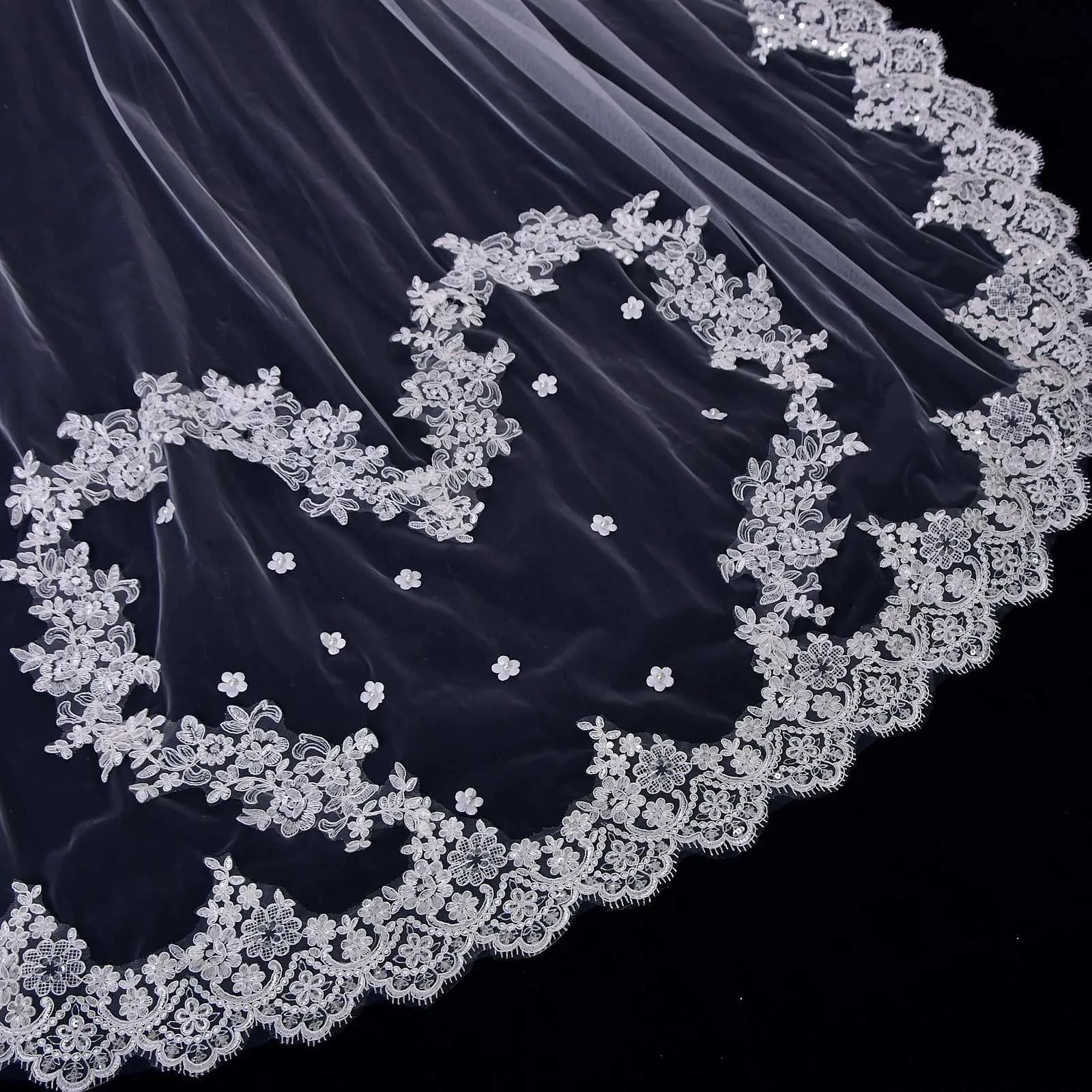 Bijoux de cheveux V163 Voile en forme d'amour Long Voile de mariée Cathédrale 1 niveau Appliques en dentelle Bord Mantilla Large Mariage_voghion.com