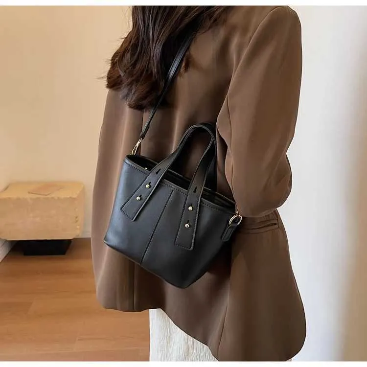 Retro Women Pu Leather Bucket Solid Soft Large Capacity Female Crossbody Bag All-match Lady Commute Messenger Shoulder_voghion.com