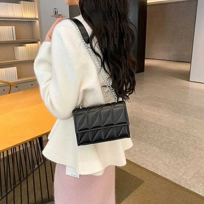 Borsa a spalla designer da donna, borsa a mano in ecopelle con catena_voghion.com