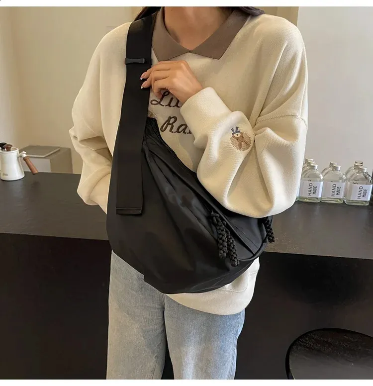 Borsa a tracolla in nylon alla moda, stile punk, tinta unita, grande capacità, multistrato, versatile, con arricciatura_voghion.com