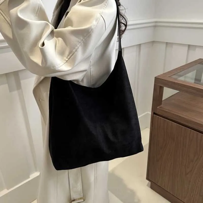Retro womens large capacity suede shoulder bag solid color simple design casual shopping handbag Y241123_voghion.com