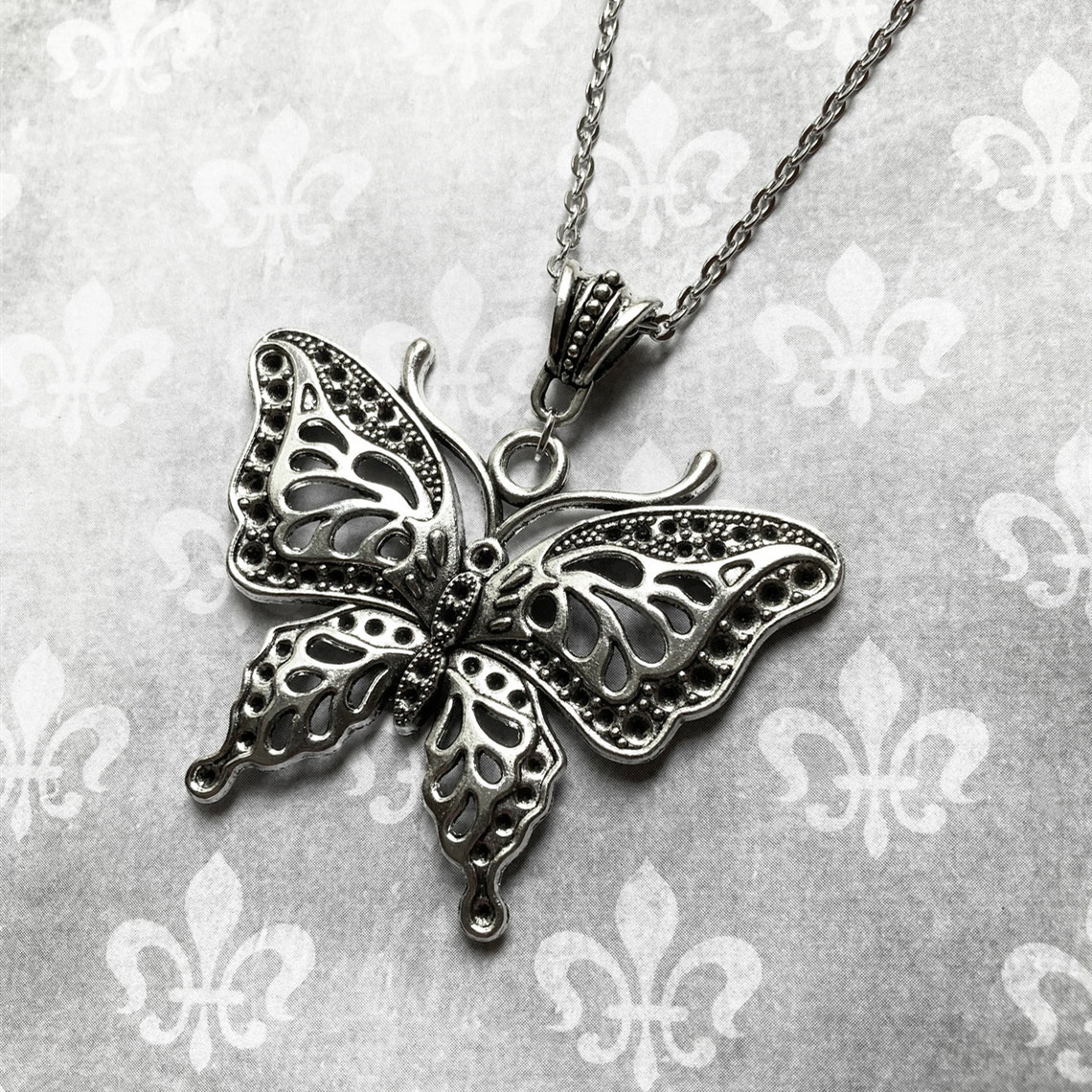 Gioielli e accessori Collana con ciondolo a farfalla in tulle d'argento vintage di grandi dimensioni_voghion.com