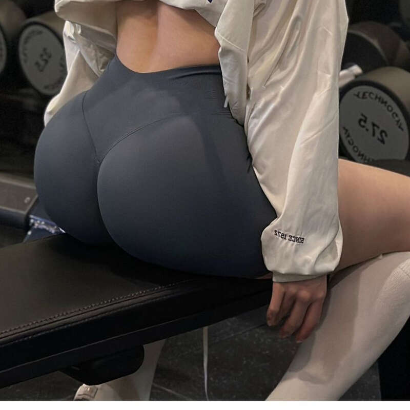 【 Hip King 】 Pantalones cortos de entrenamiento sexys de tres puntos de cintura triple de yoga de levantamiento medio de sexta generación, pantalones color melocotón_voghion.com